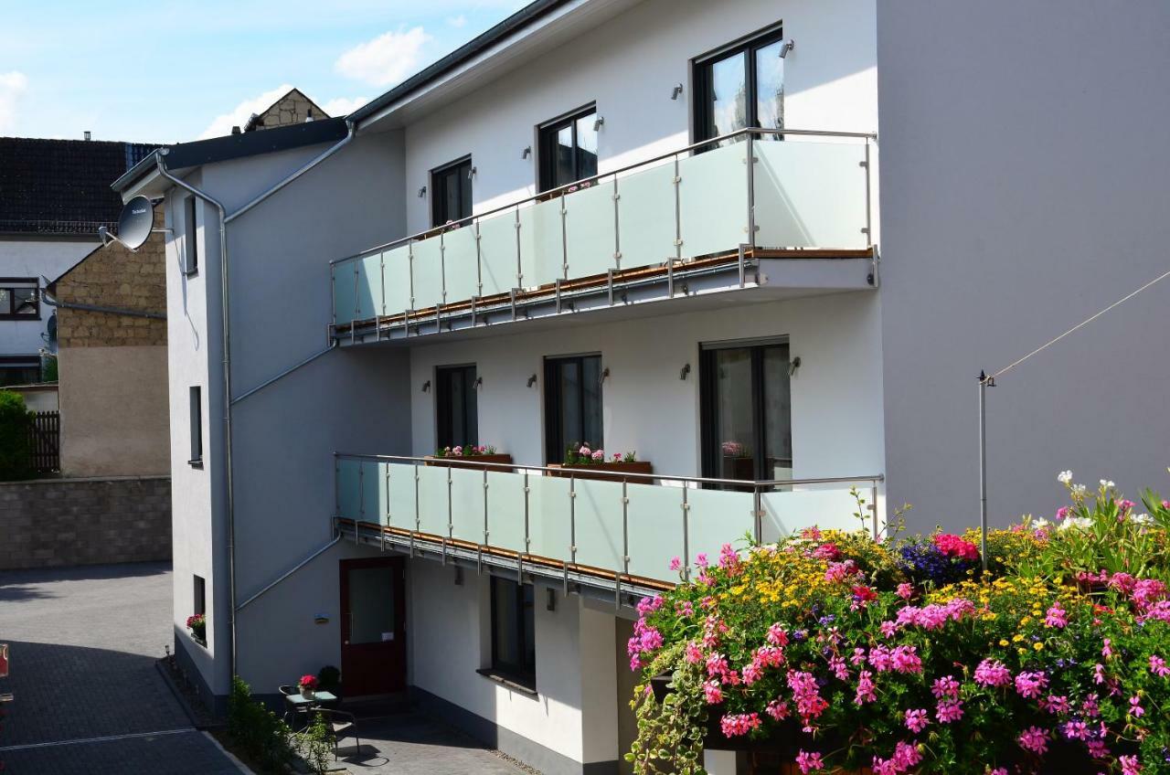 Gaestehaus Am Hochsimmer Ettringen  외부 사진