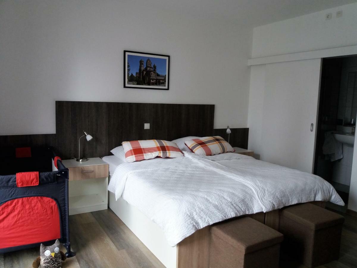 Gaestehaus Am Hochsimmer Ettringen  외부 사진